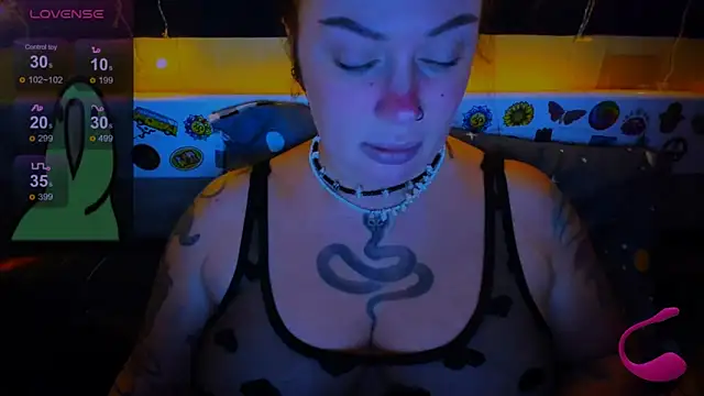 EllieOz online show from January 4, 5:47 pm