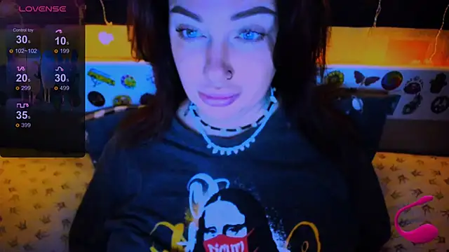 EllieOz online show from February 17, 9:19 pm