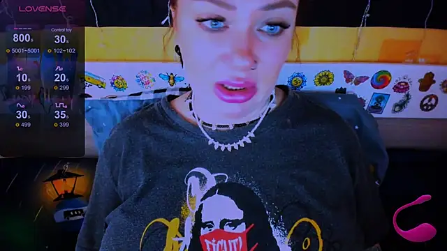 EllieOz online show from March 11, 12:50 pm