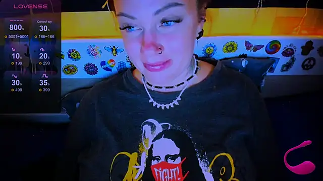 EllieOz online show from March 21, 12:40 am