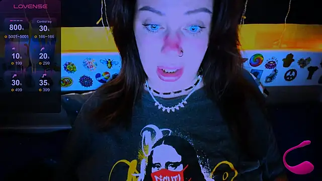 EllieOz online show from March 21, 5:34 pm