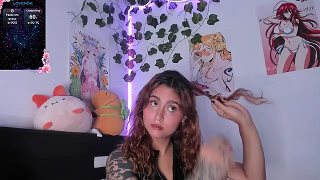 Snapshot of Violette-Ramirez01 chatting on January 8, 7:45 pm Violette-Ramirez01 online show from January 8, 7:45 pm