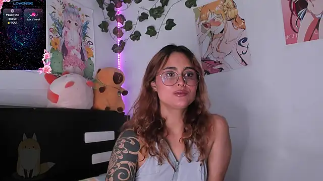 Snapshot of Violette-Ramirez01 chatting on February 9, 3:56 pm Violette-Ramirez01 online show from February 9, 3:56 pm