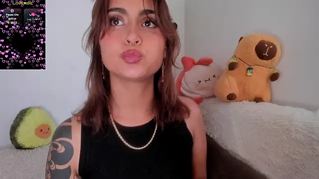 Snapshot of Violette-Ramirez01 chatting on October 6, 9:23 pm Violette-Ramirez01 online show from October 6, 9:23 pm