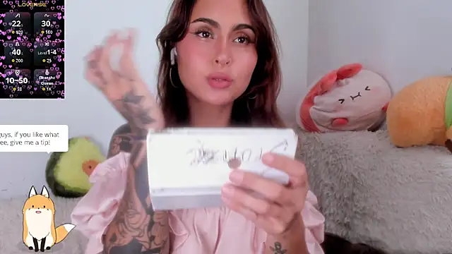 Snapshot of Violette-Ramirez01 chatting on October 7, 5:43 pm Violette-Ramirez01 online show from October 7, 5:43 pm