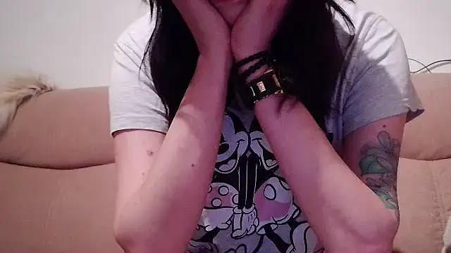 LauraBaby online show from March 10, 6:01 pm