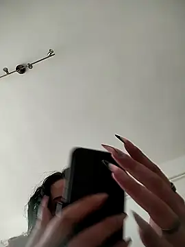 LauraBaby online show from March 20, 10:10 am