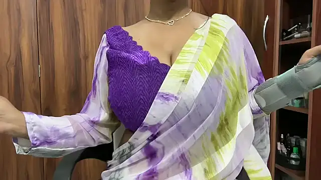 julie 08 online show from September 23, 5:38 pm