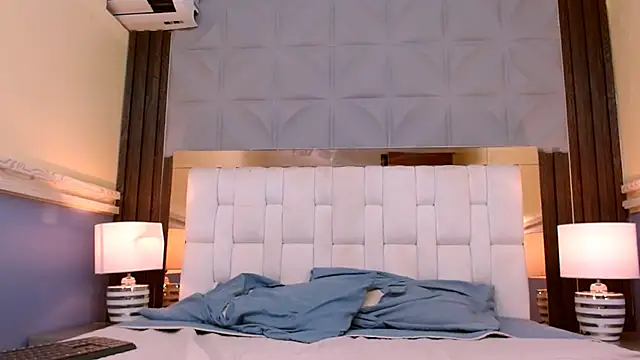 VeronicaRobles online show from March 18, 5:31 pm