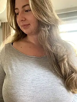 curvyflawless online show from December 6, 10:16 am