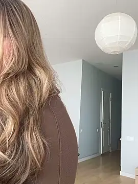 curvyflawless online show from January 30, 8:43 am