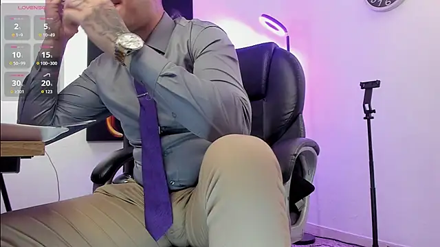 Nicolas Fellener online show from November 8, 2:45 am