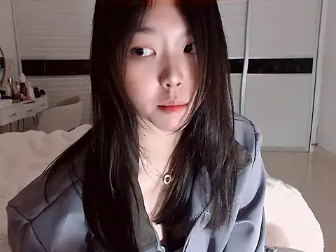 -Lucky Girl online show from February 10, 11:46 am