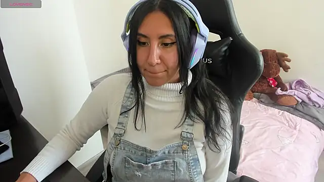 Snapshot of nerdgirl_314 chatting on January 13, 8:15 pm nerdgirl 314 online show from January 13, 8:15 pm