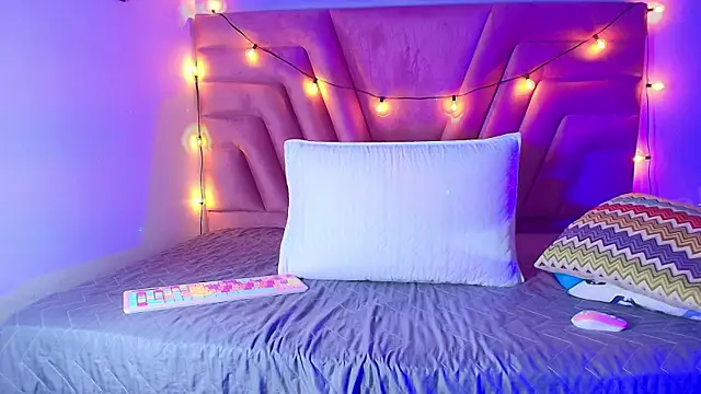 shybutdirtygirrll online show from February 15, 1:27 pm