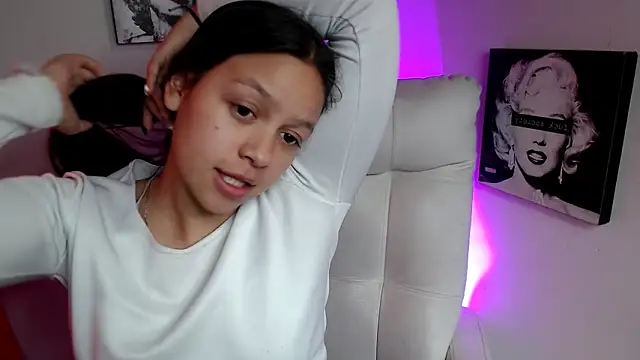 SamanthaRoldaan online show from March 17, 8:30 pm