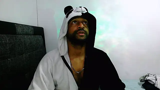 Snapshot of bbcblackhot34 chatting on February 20, 2:18 am bbcblackhot34 online show from February 20, 2:18 am