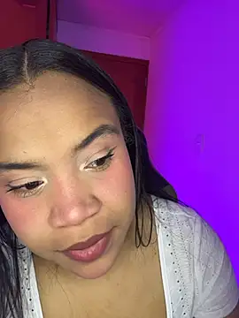 Snapshot of leila_22 chatting on October 25, 8:22 am leila 22 online show from October 25, 8:22 am