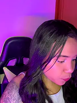 Snapshot of leila_22 chatting on November 7, 6:35 am leila 22 online show from November 7, 6:35 am