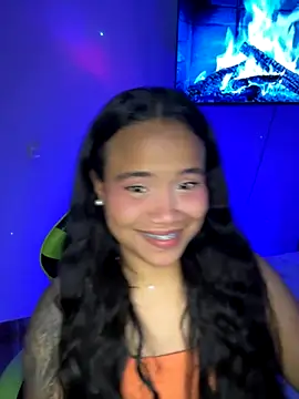 Snapshot of leila_22 chatting on November 11, 8:14 am leila 22 online show from November 11, 8:14 am