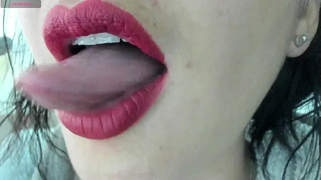 queen fetish online show from March 4, 8:27 pm