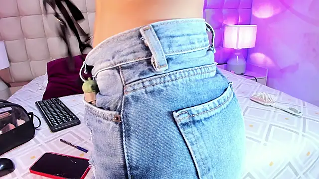 AnneDixie online show from March 11, 3:05 am