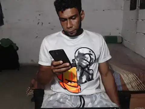 erik alexander online show from December 21, 3:47 am