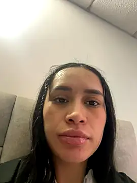 Kim ev online show from October 31, 4:30 pm