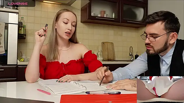 Snapshot of luxmuur chatting on December 6, 1:33 pm luxmuur online show from December 6, 1:33 pm