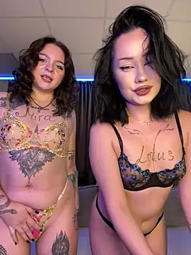 Snapshot of RollingGirls chatting on February 11, 5:05 am RollingGirls online show from February 11, 5:05 am