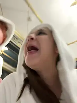 Snapshot of RollingGirls chatting on February 14, 8:10 am RollingGirls online show from February 14, 8:10 am