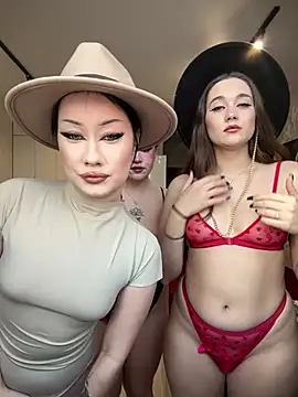 Snapshot of RollingGirls chatting on February 23, 5:12 am RollingGirls online show from February 23, 5:12 am