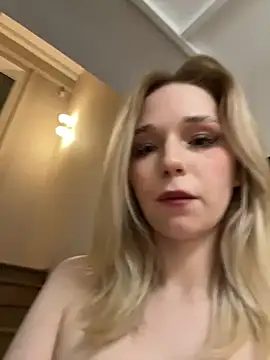 Snapshot of RollingGirls chatting on February 27, 5:15 pm RollingGirls online show from February 27, 5:15 pm