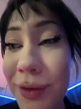 Snapshot of RollingGirls chatting on March 9, 5:39 pm RollingGirls online show from March 9, 5:39 pm