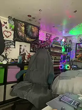 TrenaAnne online show from March 8, 1:28 am