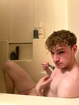 Snapshot of CreamyAustin chatting on September 16, 12:55 am CreamyAustin online show from September 16, 12:55 am