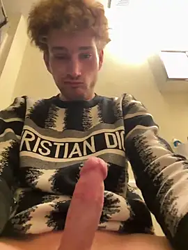 Snapshot of CreamyAustin chatting on November 27, 11:40 pm CreamyAustin online show from November 27, 11:40 pm