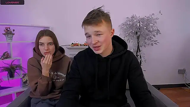 Snapshot of _Olli__Stiw_ chatting on February 28, 9:47 am Olli Stiw online show from February 28, 9:47 am