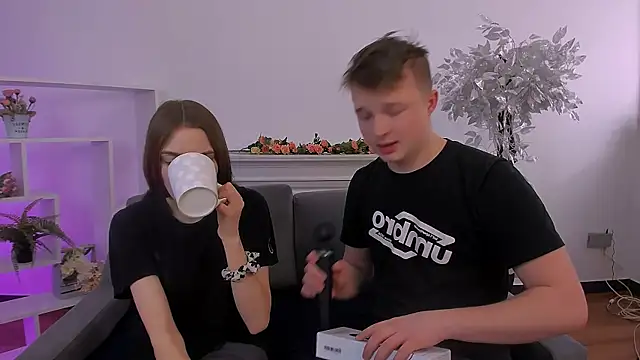 Snapshot of _Olli__Stiw_ chatting on March 8, 8:11 am Olli Stiw online show from March 8, 8:11 am