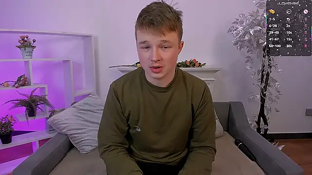 Snapshot of _Olli__Stiw_ chatting on March 12, 7:35 am Olli Stiw online show from March 12, 7:35 am