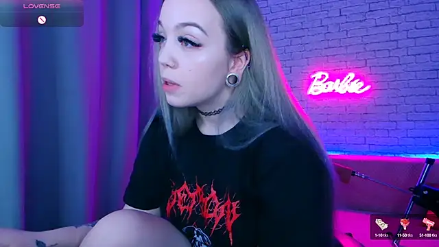 -Stacyy- online show from January 31, 4:25 am