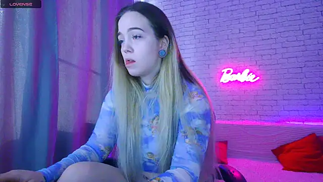 -Stacyy- online show from November 1, 4:58 am