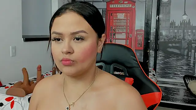 Snapshot of katia_bigboobs1 chatting on January 16, 8:22 am katia bigboobs1 online show from January 16, 8:22 am