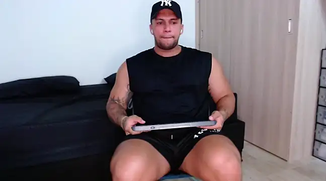 Snapshot of frank_myles chatting on January 27, 10:38 pm frank myles online show from January 27, 10:38 pm