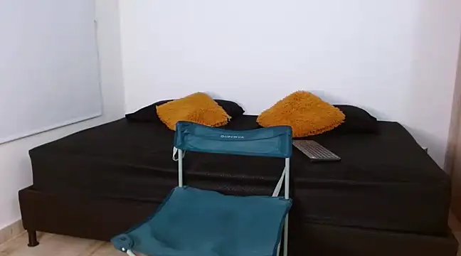 Snapshot of frank_myles chatting on February 18, 4:15 am frank myles online show from February 18, 4:15 am