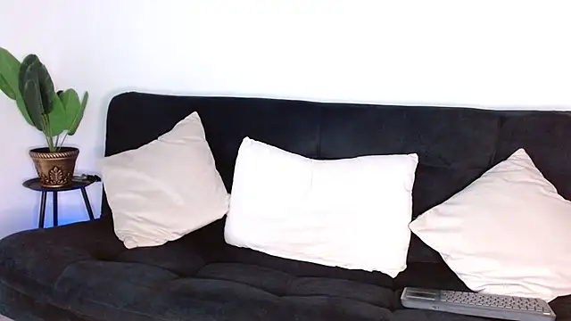 Snapshot of frank_myles chatting on December 3, 9:02 pm frank myles online show from December 3, 9:02 pm