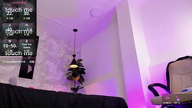 alina stark online show from February 4, 6:49 pm