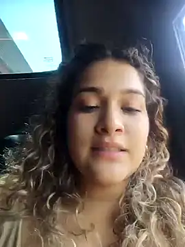 Sara smiiith211 online show from December 8, 6:28 pm