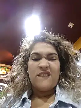 Sara smiiith211 online show from December 20, 11:47 pm