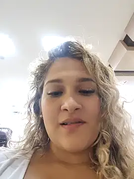 Sara smiiith211 online show from January 8, 10:48 pm